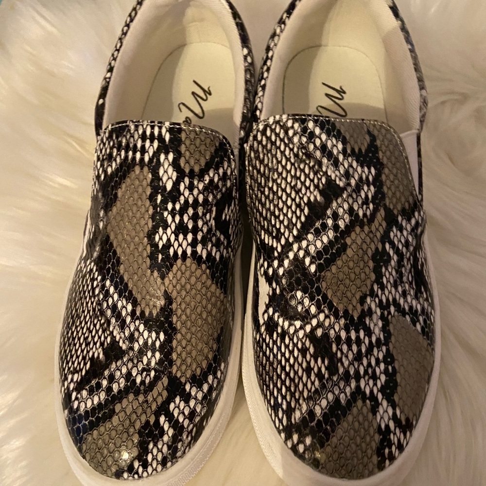 Matisse snake size 7